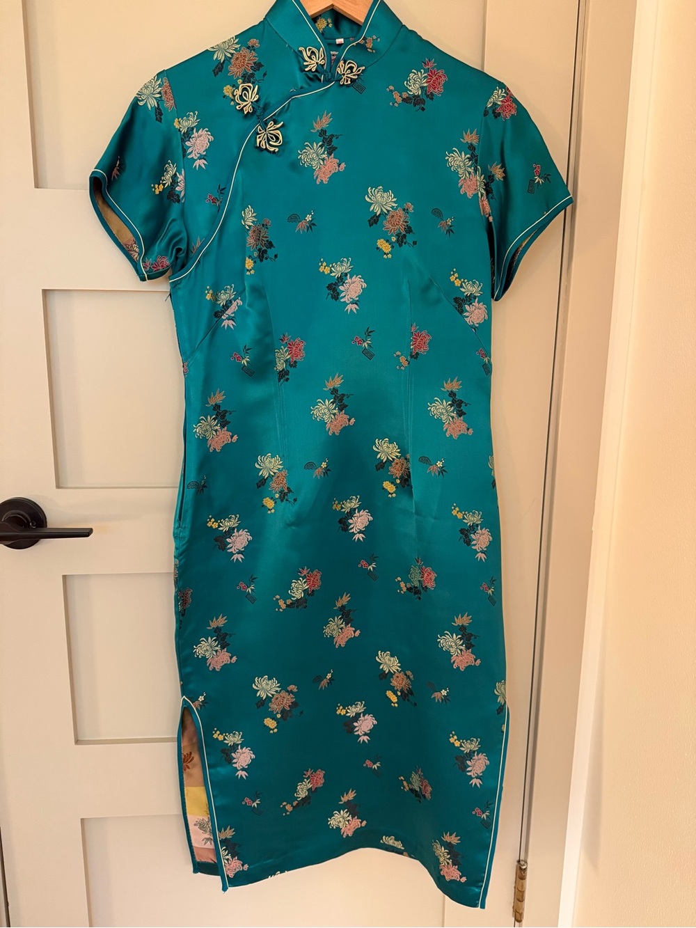 Solz Squirrel cheongsam true vintage teal satin embroidered floral wiggle 60s